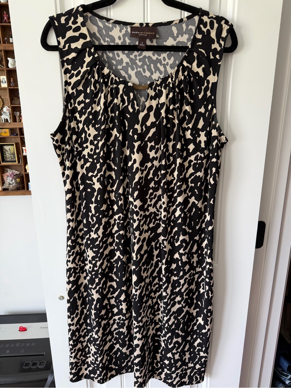 Dana Buchman Black and Cream Abstract Sleeveless Shift Dress